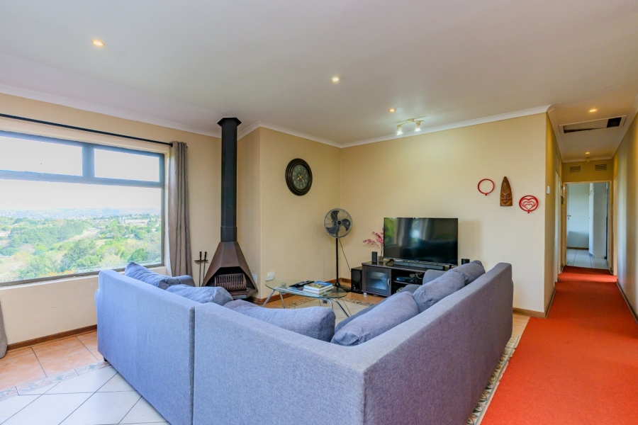 8 Bedroom Property for Sale in Cowies Hill KwaZulu-Natal