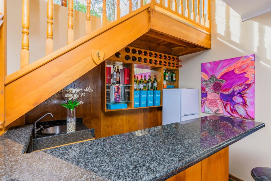 8 Bedroom Property for Sale in Cowies Hill KwaZulu-Natal