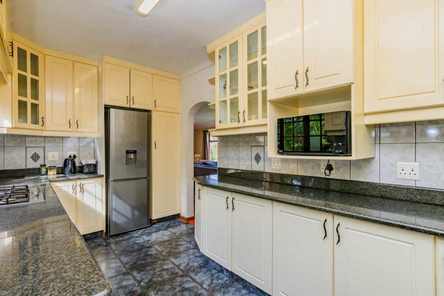 8 Bedroom Property for Sale in Cowies Hill KwaZulu-Natal