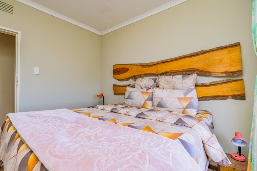 8 Bedroom Property for Sale in Cowies Hill KwaZulu-Natal