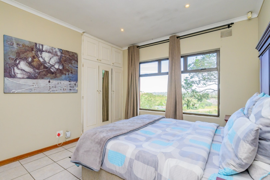 8 Bedroom Property for Sale in Cowies Hill KwaZulu-Natal