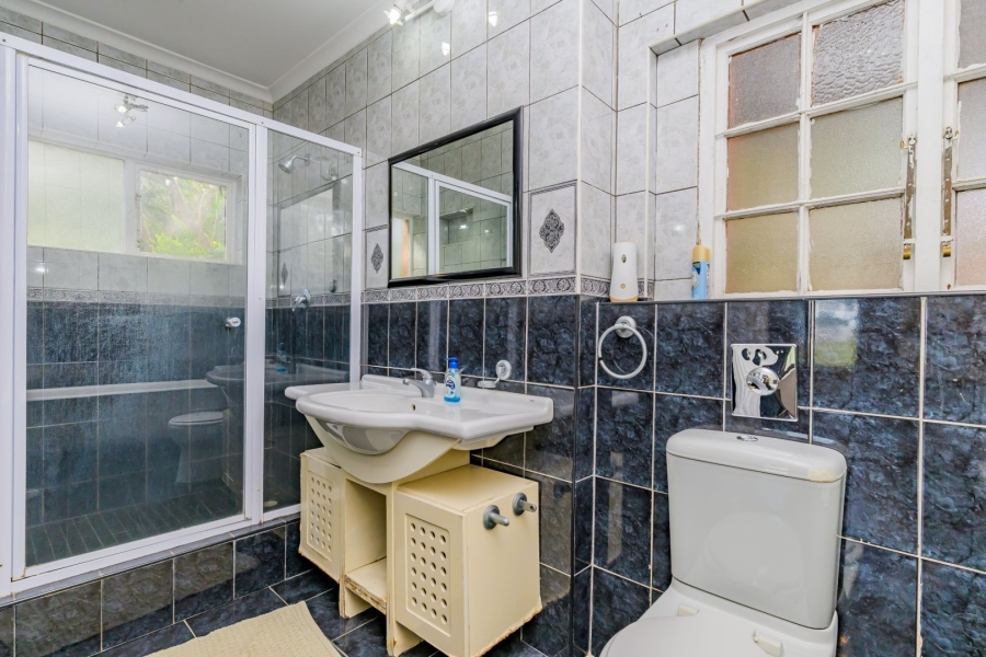 8 Bedroom Property for Sale in Cowies Hill KwaZulu-Natal