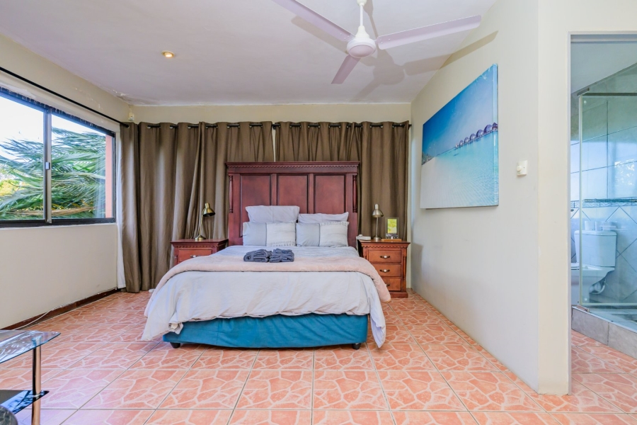 8 Bedroom Property for Sale in Cowies Hill KwaZulu-Natal