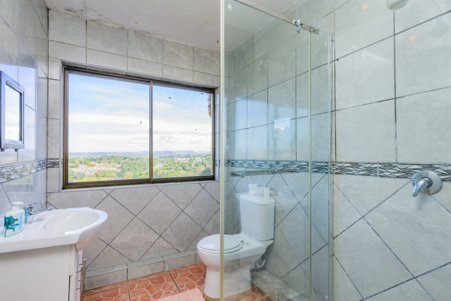 8 Bedroom Property for Sale in Cowies Hill KwaZulu-Natal