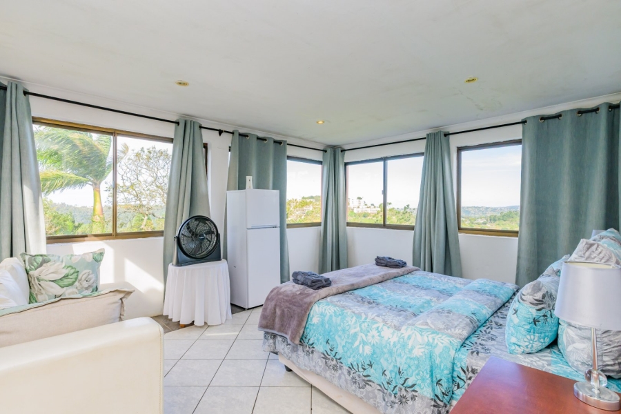 8 Bedroom Property for Sale in Cowies Hill KwaZulu-Natal