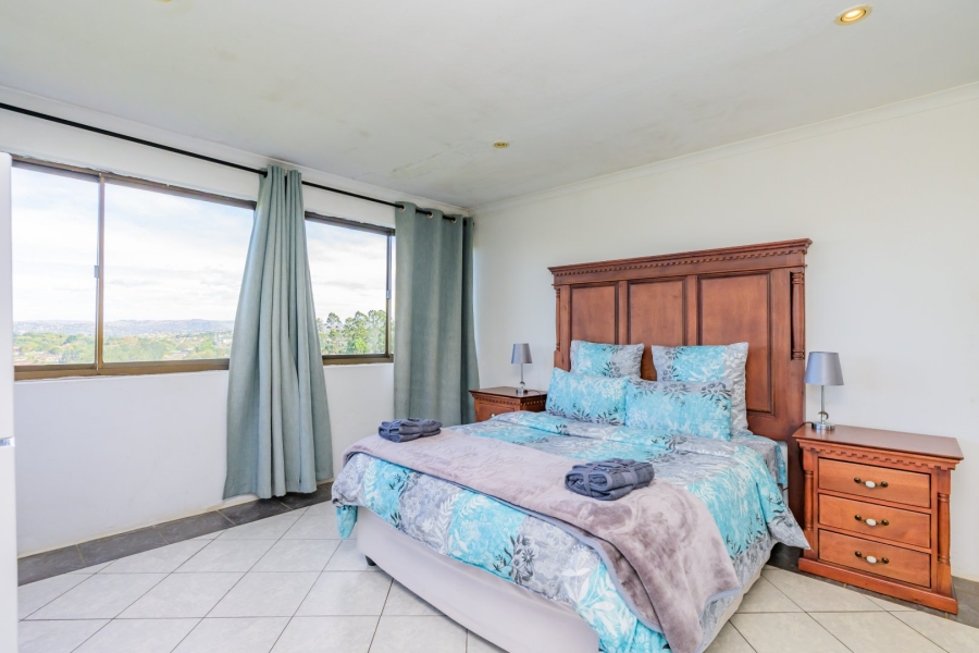 8 Bedroom Property for Sale in Cowies Hill KwaZulu-Natal