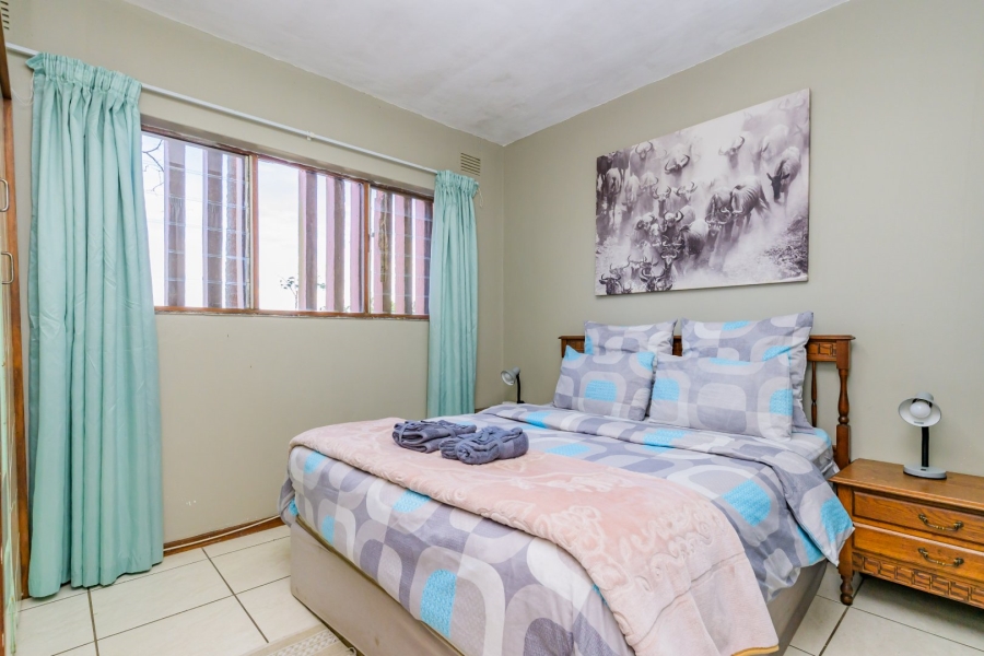 8 Bedroom Property for Sale in Cowies Hill KwaZulu-Natal