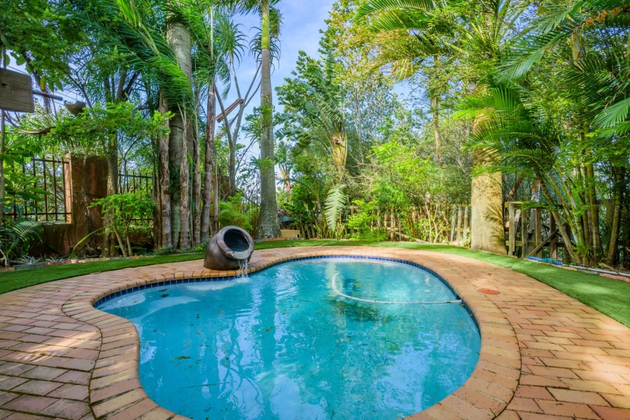 8 Bedroom Property for Sale in Cowies Hill KwaZulu-Natal