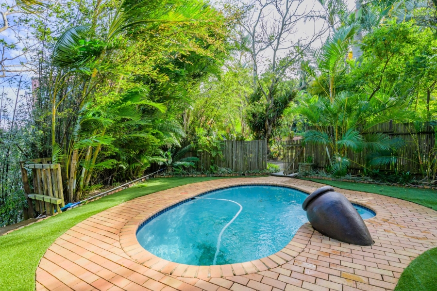 8 Bedroom Property for Sale in Cowies Hill KwaZulu-Natal