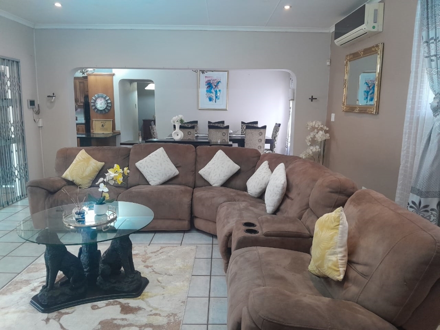 4 Bedroom Property for Sale in Warner Beach KwaZulu-Natal