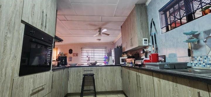 3 Bedroom Property for Sale in Acaciaville KwaZulu-Natal