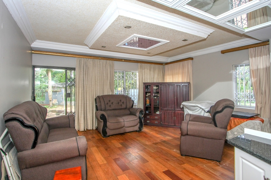 8 Bedroom Property for Sale in Amanzimtoti KwaZulu-Natal