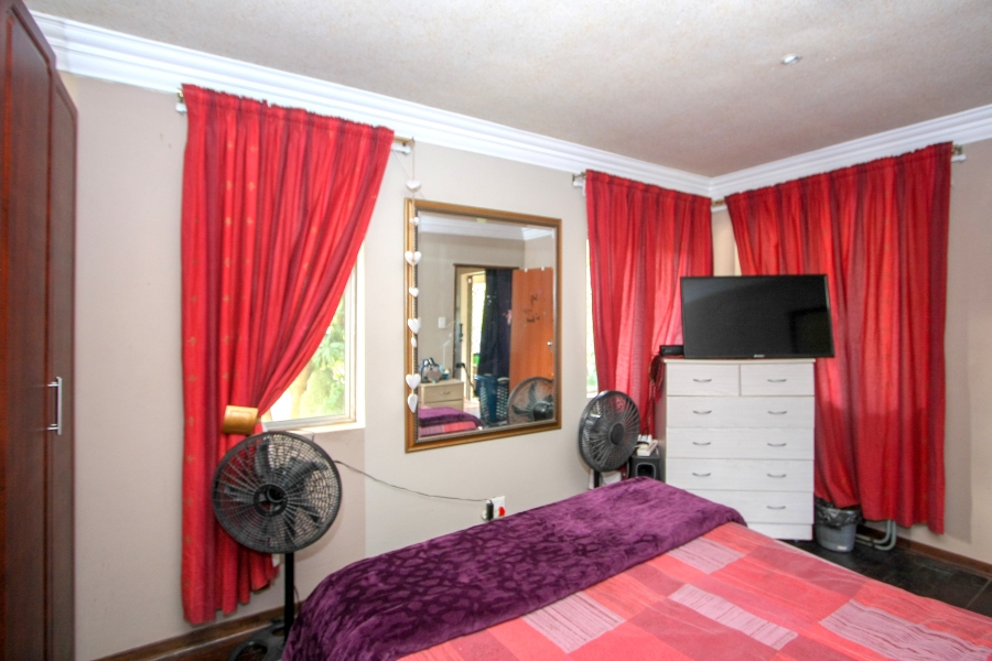 8 Bedroom Property for Sale in Amanzimtoti KwaZulu-Natal