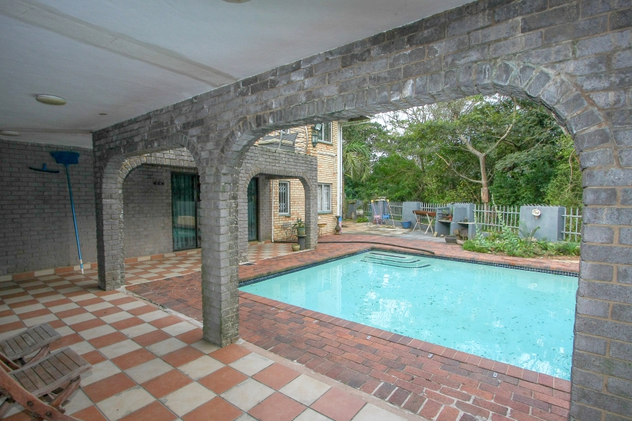 8 Bedroom Property for Sale in Amanzimtoti KwaZulu-Natal
