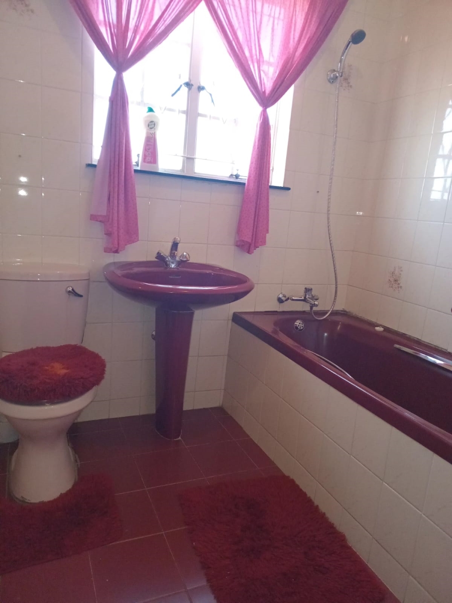 4 Bedroom Property for Sale in Leonardsville KwaZulu-Natal