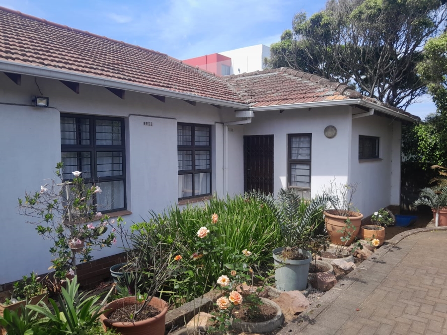 5 Bedroom Property for Sale in Amanzimtoti KwaZulu-Natal