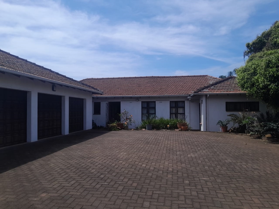 5 Bedroom Property for Sale in Amanzimtoti KwaZulu-Natal