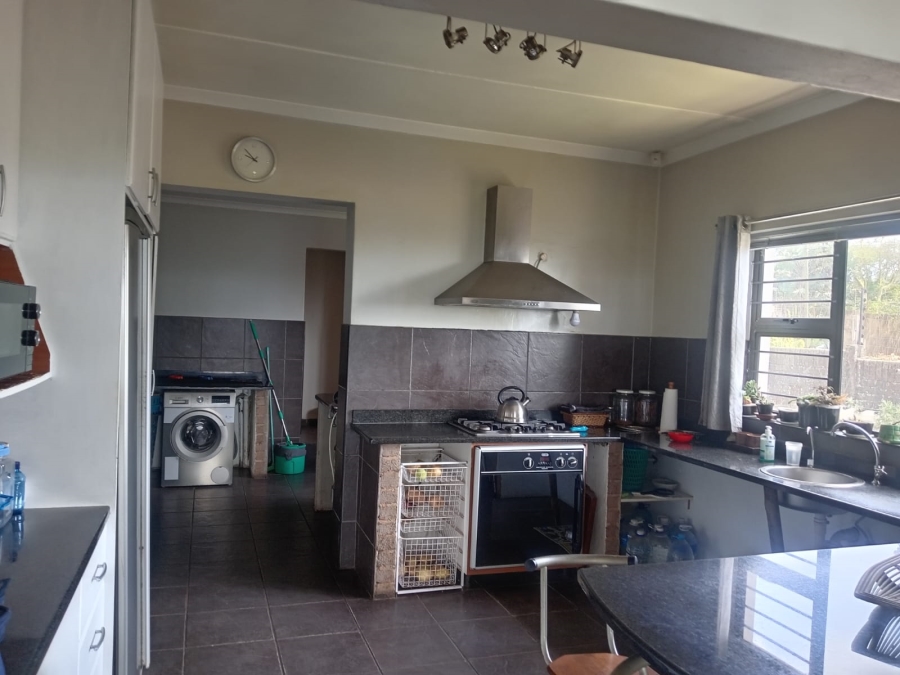 5 Bedroom Property for Sale in Amanzimtoti KwaZulu-Natal