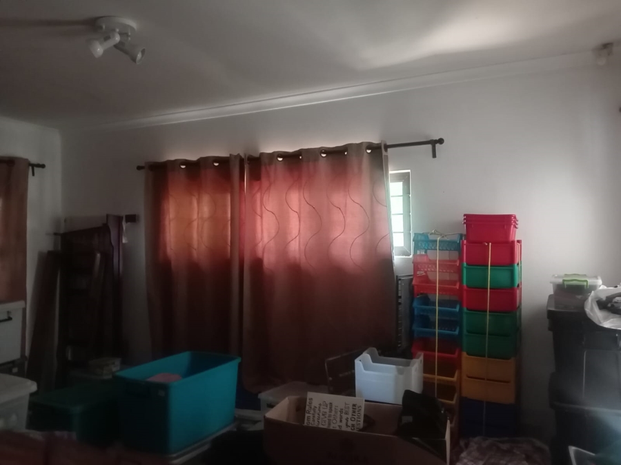 5 Bedroom Property for Sale in Amanzimtoti KwaZulu-Natal