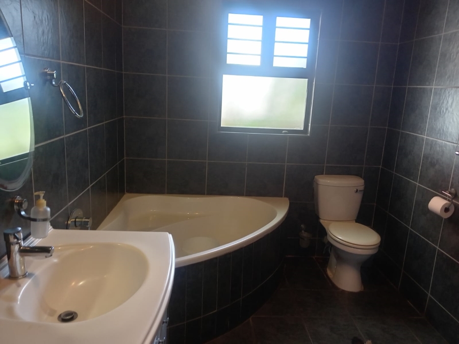 5 Bedroom Property for Sale in Amanzimtoti KwaZulu-Natal