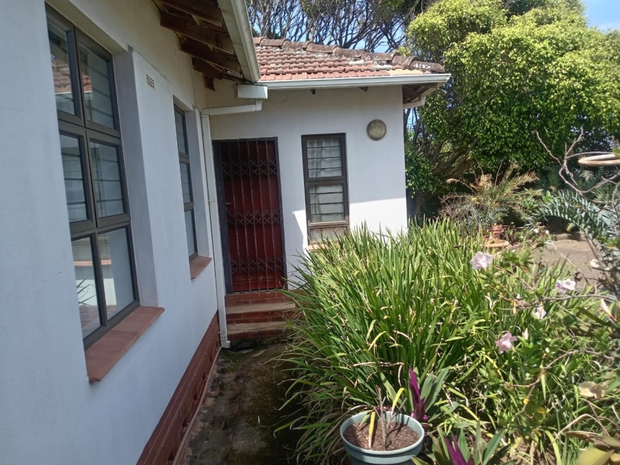 5 Bedroom Property for Sale in Amanzimtoti KwaZulu-Natal