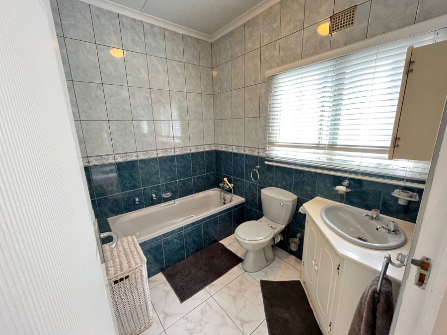 5 Bedroom Property for Sale in Sheffield Beach KwaZulu-Natal