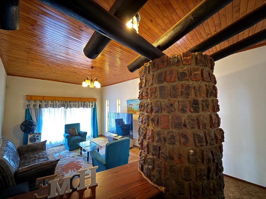 To Let 4 Bedroom Property for Rent in Huttenheights KwaZulu-Natal