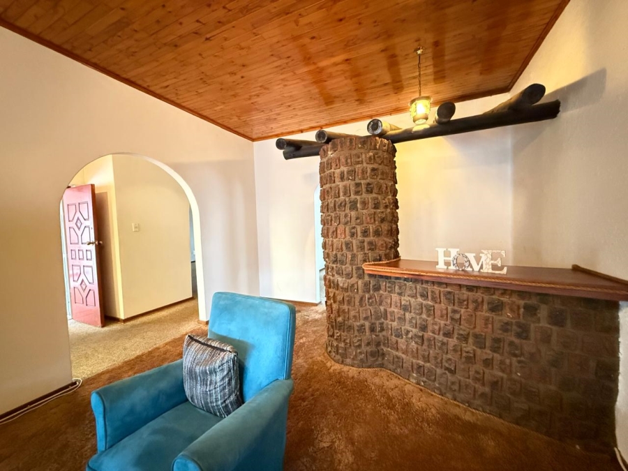 To Let 4 Bedroom Property for Rent in Huttenheights KwaZulu-Natal