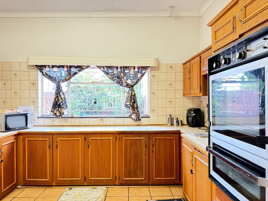 To Let 4 Bedroom Property for Rent in Huttenheights KwaZulu-Natal