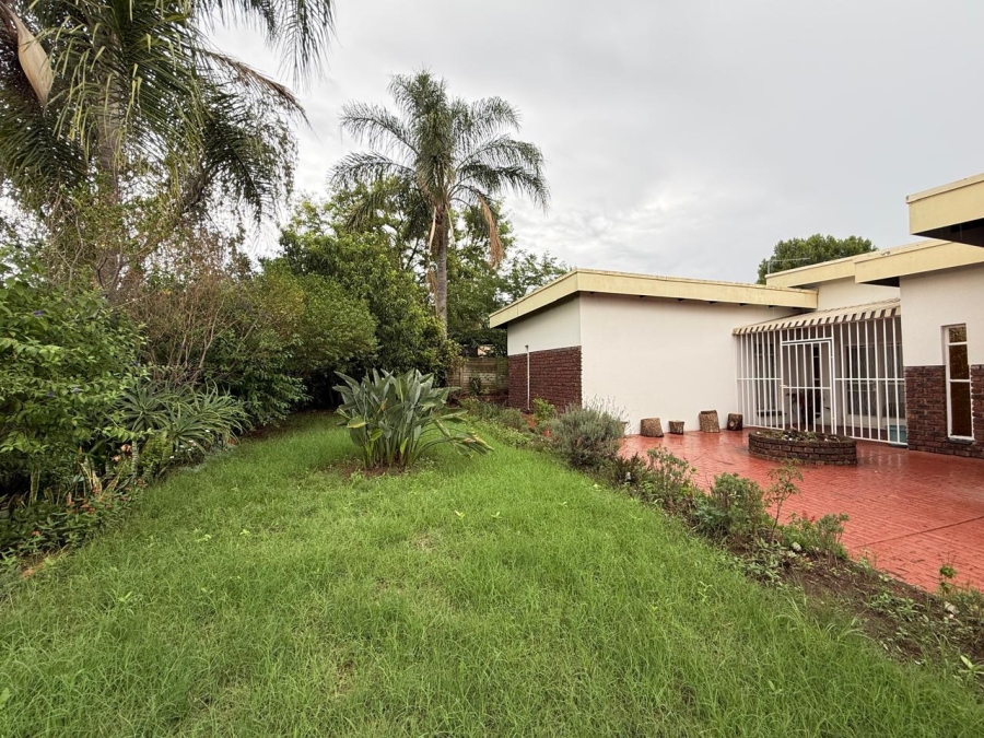 To Let 4 Bedroom Property for Rent in Huttenheights KwaZulu-Natal