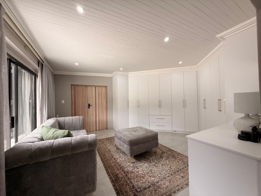 6 Bedroom Property for Sale in Huttenheights KwaZulu-Natal