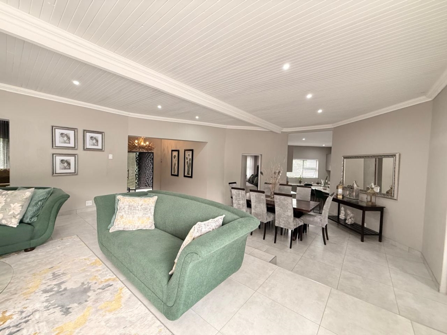 6 Bedroom Property for Sale in Huttenheights KwaZulu-Natal