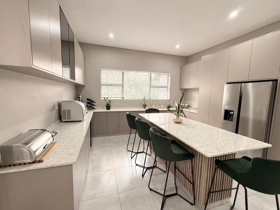 6 Bedroom Property for Sale in Huttenheights KwaZulu-Natal