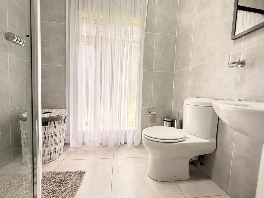 6 Bedroom Property for Sale in Huttenheights KwaZulu-Natal