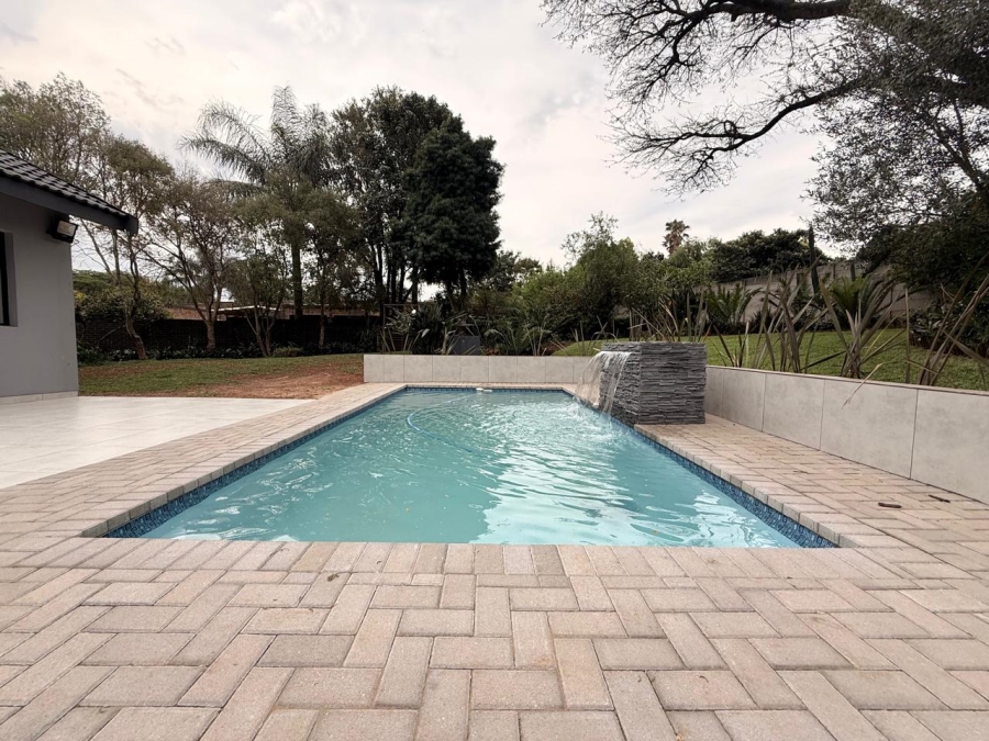 6 Bedroom Property for Sale in Huttenheights KwaZulu-Natal