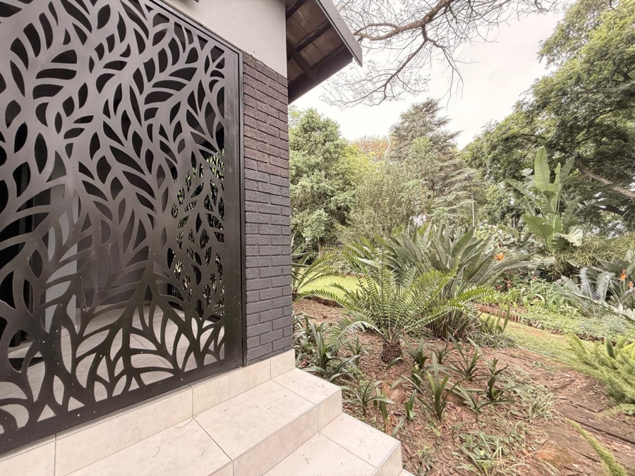 6 Bedroom Property for Sale in Huttenheights KwaZulu-Natal