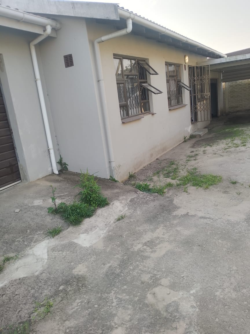 3 Bedroom Property for Sale in Esikhawini KwaZulu-Natal