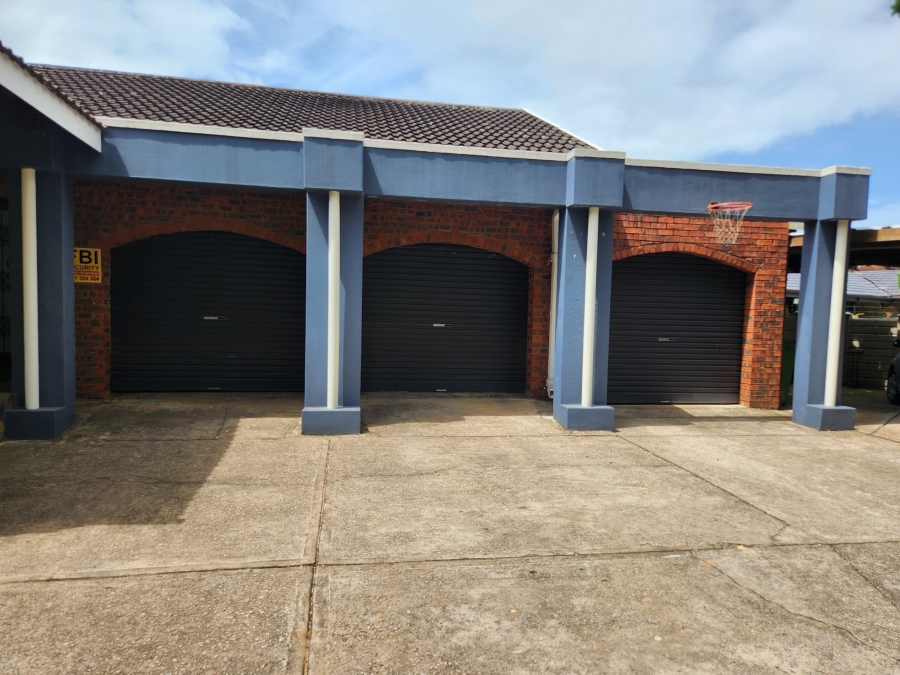 4 Bedroom Property for Sale in Meer En See KwaZulu-Natal