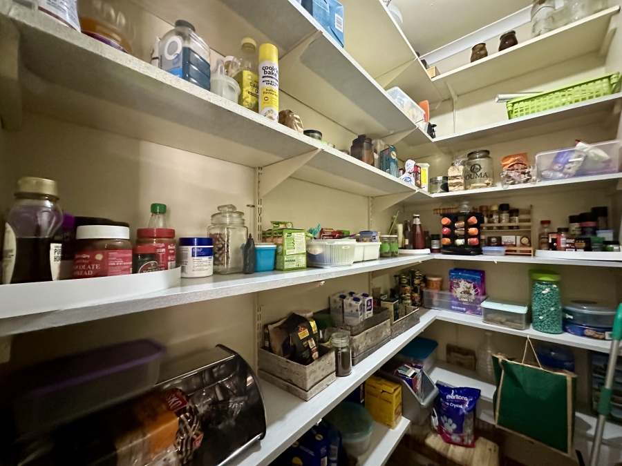 4 Bedroom Property for Sale in Meer En See KwaZulu-Natal