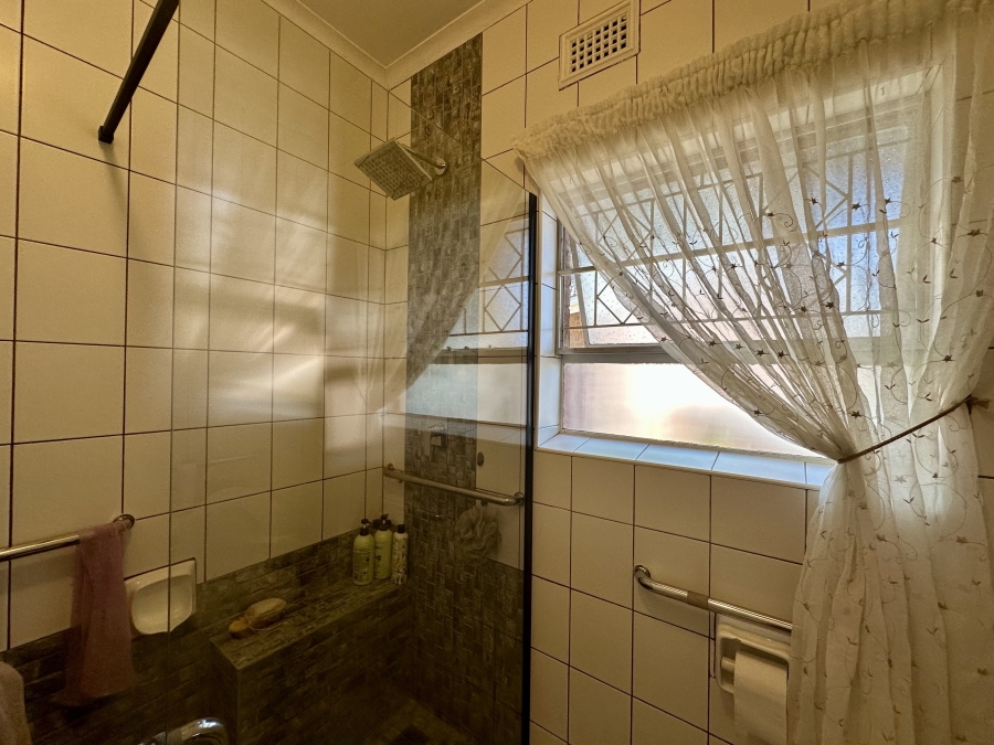 4 Bedroom Property for Sale in Meer En See KwaZulu-Natal