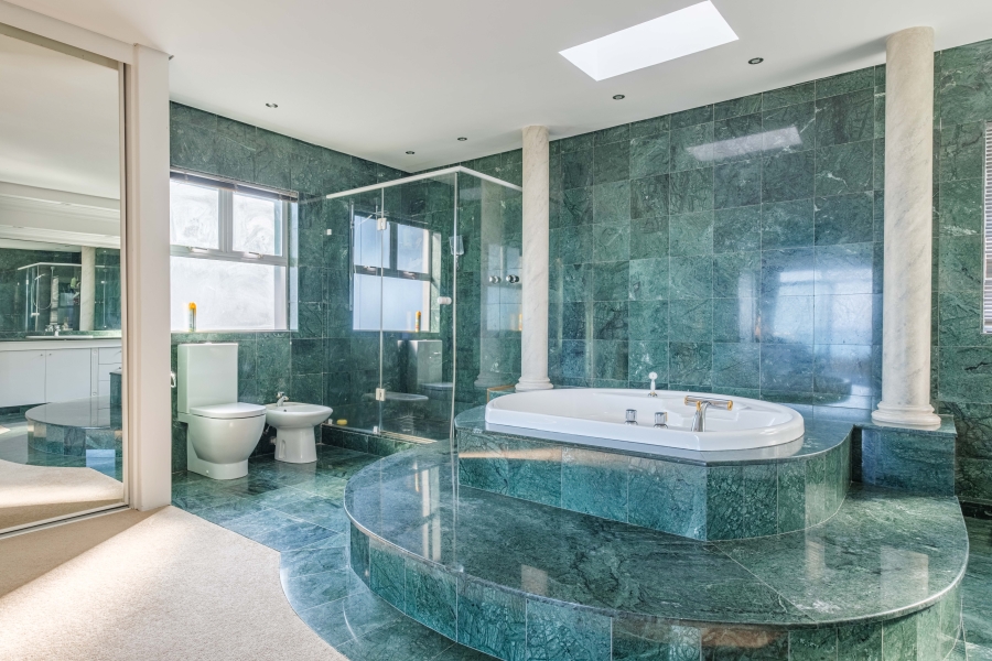 5 Bedroom Property for Sale in Umhlanga KwaZulu-Natal