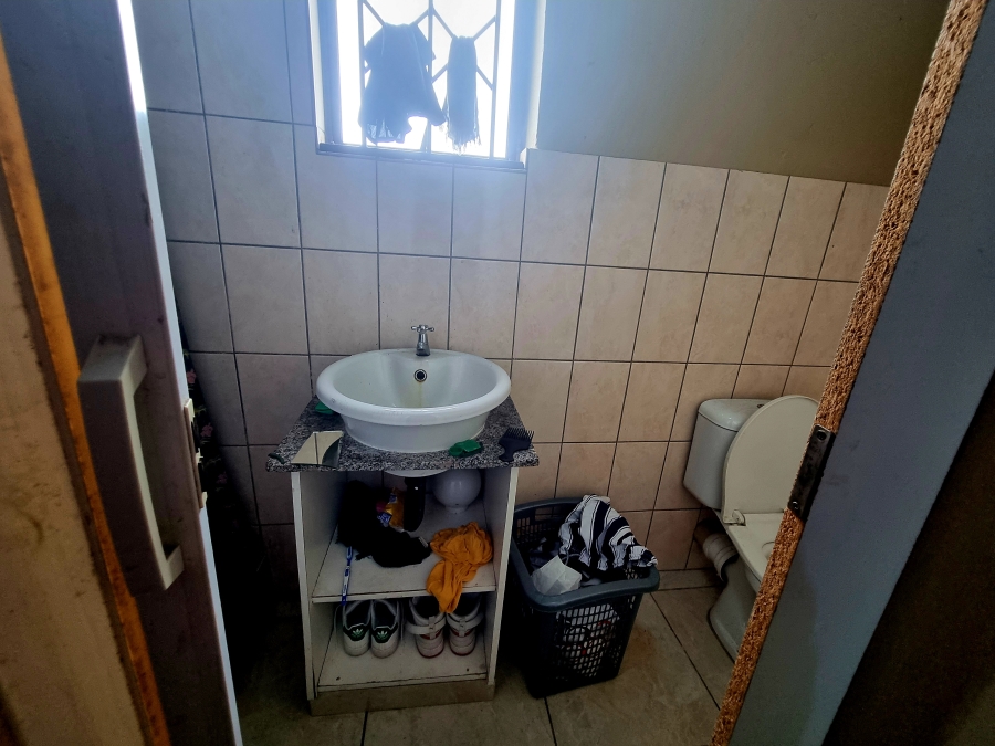 7 Bedroom Property for Sale in Esikhawini KwaZulu-Natal