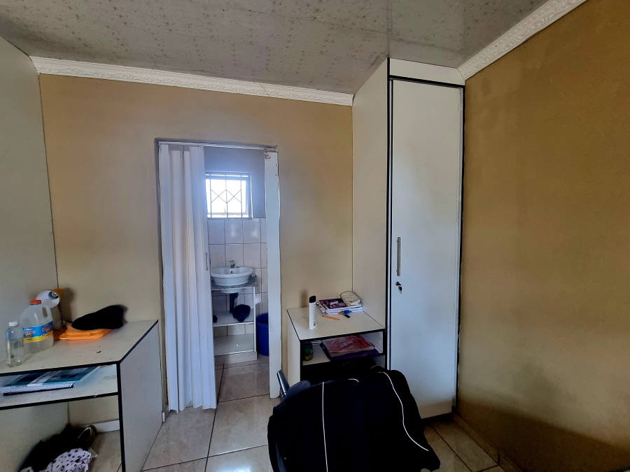 7 Bedroom Property for Sale in Esikhawini KwaZulu-Natal