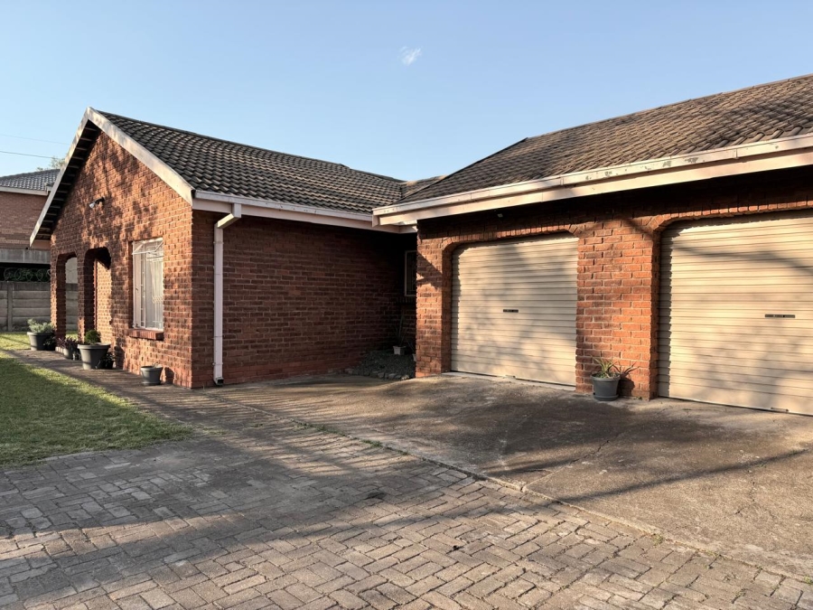 3 Bedroom Property for Sale in Pioneer Park KwaZulu-Natal