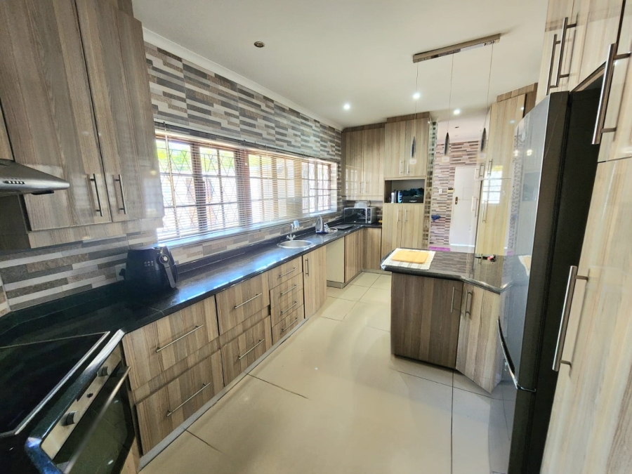 5 Bedroom Property for Sale in Westville Central KwaZulu-Natal