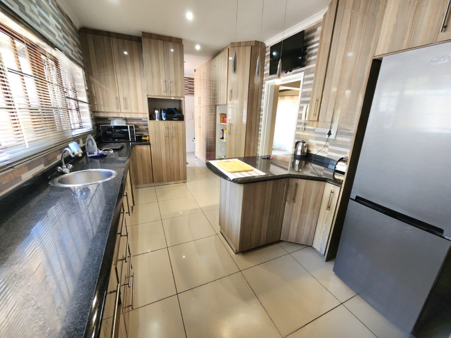 5 Bedroom Property for Sale in Westville Central KwaZulu-Natal