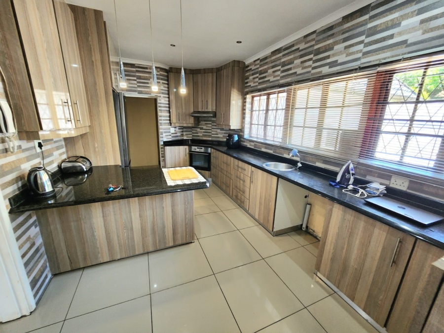 5 Bedroom Property for Sale in Westville Central KwaZulu-Natal