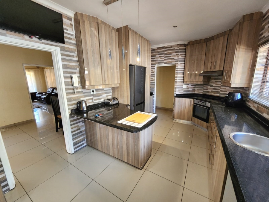 5 Bedroom Property for Sale in Westville Central KwaZulu-Natal