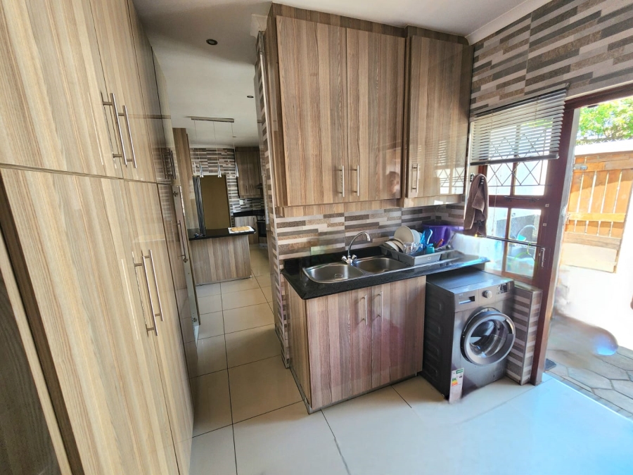 5 Bedroom Property for Sale in Westville Central KwaZulu-Natal