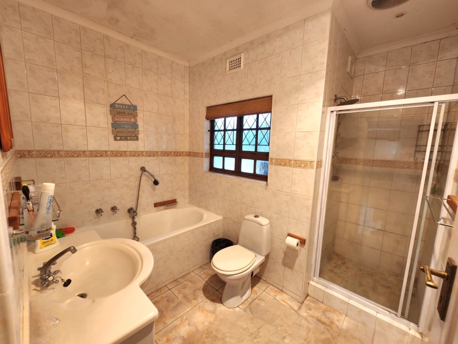 5 Bedroom Property for Sale in Westville Central KwaZulu-Natal